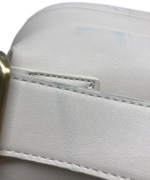 osoi（オソイ）osoi (オソイ) ミニブロートバッグ アイボリーの古着・服飾アイテム