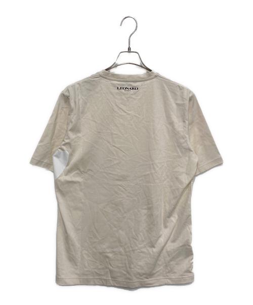 LEONARD SPORT（レオナール スポーツ）LEONARD SPORT (レオナール スポーツ) Tシャツ アイボリー サイズ:Ｖ 未使用品の古着・服飾アイテム