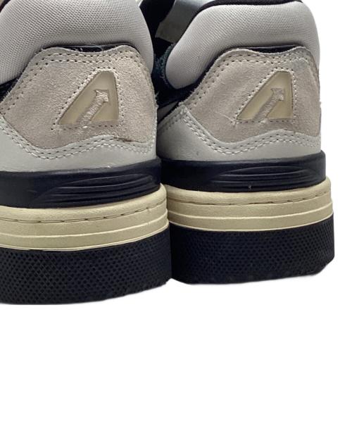 AUTRY（オートリ―）AUTRY (オートリ―) レザースニーカー ホワイト サイズ:41の古着・服飾アイテム