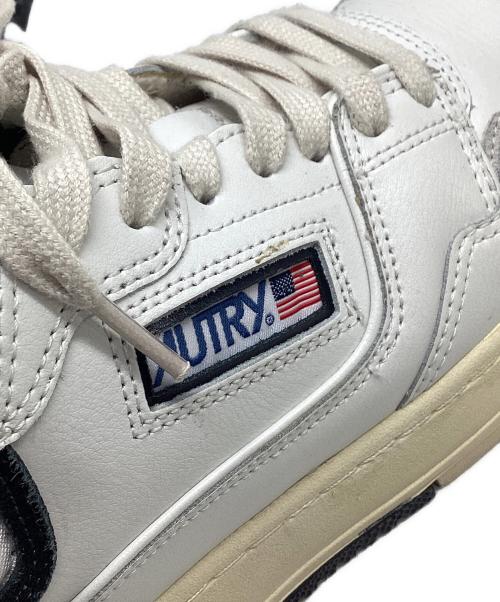 AUTRY（オートリ―）AUTRY (オートリ―) レザースニーカー ホワイト サイズ:41の古着・服飾アイテム