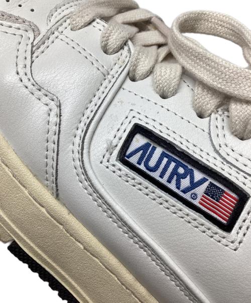 AUTRY（オートリ―）AUTRY (オートリ―) レザースニーカー ホワイト サイズ:41の古着・服飾アイテム