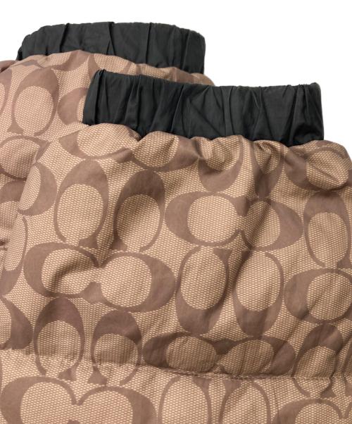 COACH（コーチ）COACH (コーチ) リバーシブル シェルパ シグネチャー ダウン ジャケット ベージュ×ブラック サイズ:なしの古着・服飾アイテム