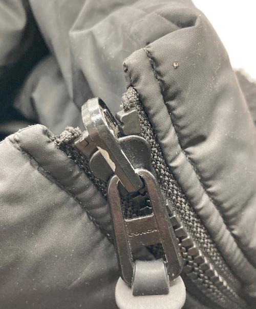 COACH（コーチ）COACH (コーチ) リバーシブル シェルパ シグネチャー ダウン ジャケット ベージュ×ブラック サイズ:なしの古着・服飾アイテム