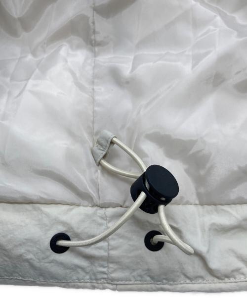 Calvin Klein Jeans（カルバンクラインジーンズ）Calvin Klein Jeans (カルバンクラインジーンズ) バッジオーバーサイズ ダウンジャケット アイボリー サイズ:Lの古着・服飾アイテム