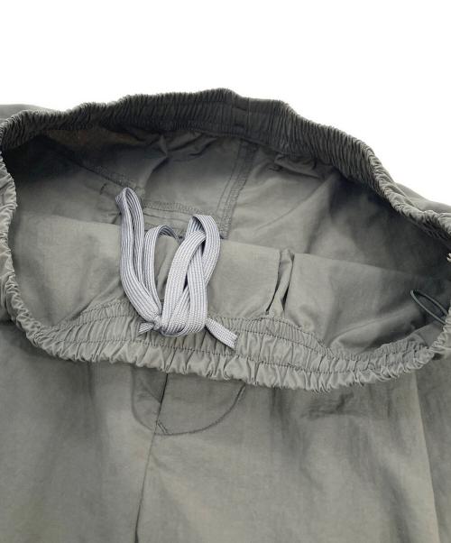EKAL（エカル）EKAL (エカル) ナイロンタッサートラウザー グレー サイズ:Ｓの古着・服飾アイテム