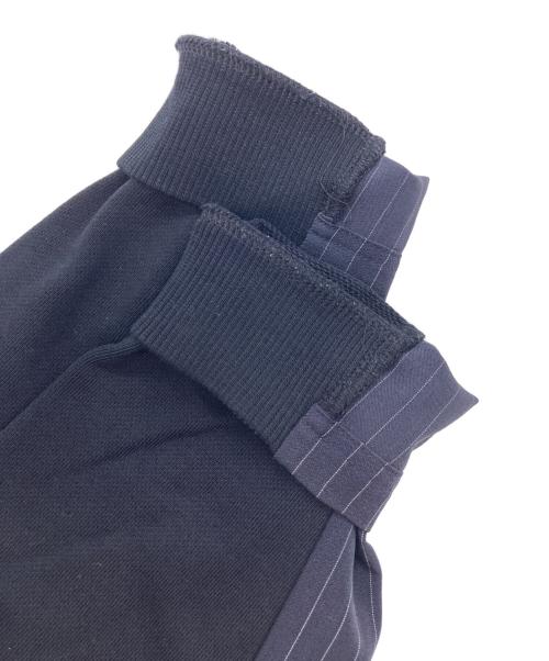 FRED PERRY（フレッドペリー）FRED PERRY (フレッドペリー) ピンストライプパネル クルーネックスウェット ブラック サイズ:Lの古着・服飾アイテム