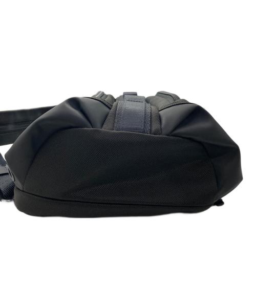 TUMI（トゥミ）TUMI (トゥミ) ナイトスリングバッグ ブラックの古着・服飾アイテム