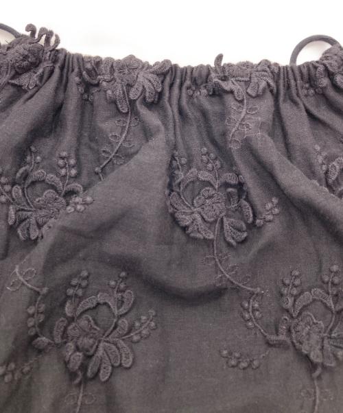 crinkle crinkle crinkle（クリンクル クリンクル クリンクル）crinkle crinkle crinkle (クリンクル クリンクル クリンクル) SLOBE IENA (スローブ イエナ) 別注エンブロイダリーキャミソール ブラック サイズ:FREEの古着・服飾アイテム