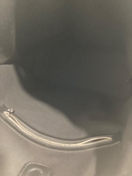 aucentic（オーセンティック）aucentic (オーセンティック) イタリアンレザーカジュアルトート ブラックの古着・服飾アイテム