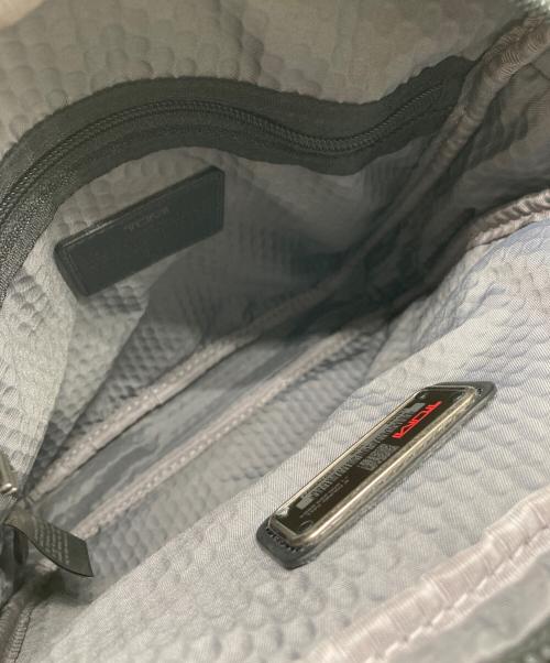 TUMI（トゥミ）TUMI (トゥミ) ジュニアクロスボディショルダーバッグ ネイビーの古着・服飾アイテム