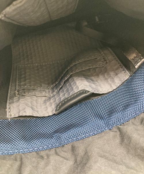 TUMI（トゥミ）TUMI (トゥミ) ジュニアクロスボディショルダーバッグ ネイビーの古着・服飾アイテム