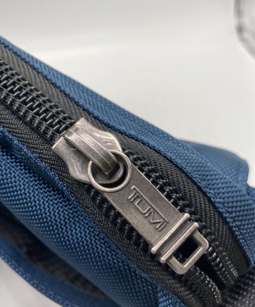 TUMI（トゥミ）TUMI (トゥミ) ジュニアクロスボディショルダーバッグ ネイビーの古着・服飾アイテム