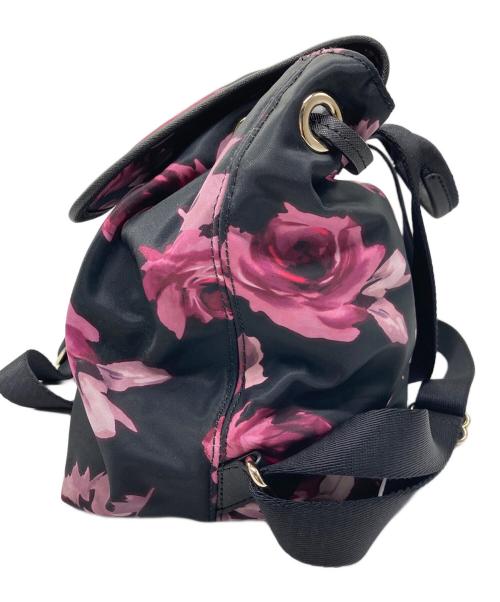 Kate Spade（ケイトスペード）Kate Spade (ケイトスペード) フラワープリントバックパック ブラック×ピンクの古着・服飾アイテム
