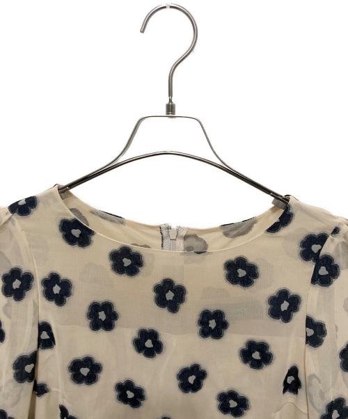 M'S GRACY（エムズグレイシー）M'S GRACY (エムズグレイシー) フラワーシアーワンピース ベージュ サイズ:38の古着・服飾アイテム