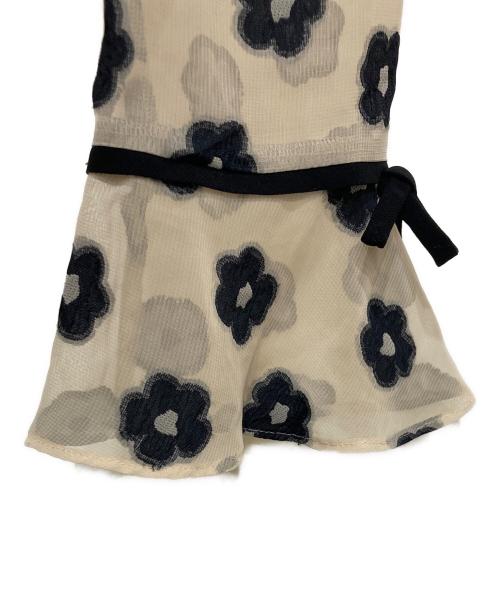 M'S GRACY（エムズグレイシー）M'S GRACY (エムズグレイシー) フラワーシアーワンピース ベージュ サイズ:38の古着・服飾アイテム