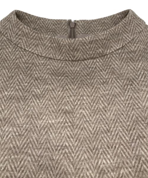 23区（ニジュウサンク）23区 (ニジュウサンク) ヘリンボーンジャージーワンピース ベージュ サイズ:40の古着・服飾アイテム
