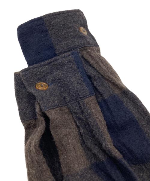 Vivienne Westwood man（ヴィヴィアン ウェストウッド マン）Vivienne Westwood man (ヴィヴィアン ウェストウッド マン) 変形ウールチェックロングシャツ ネイビー×ブラウン サイズ:48の古着・服飾アイテム