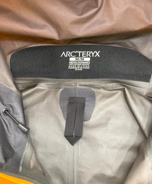 ARC'TERYX（アークテリクス）ARC'TERYX (アークテリクス) BETA SL JACKET オレンジ サイズ:Ｍの古着・服飾アイテム