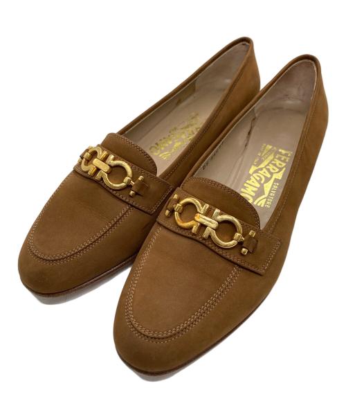 Salvatore Ferragamo（サルヴァトーレ フェラガモ）Salvatore Ferragamo (サルヴァトーレ フェラガモ) スウェード ガンチーニビットローファー ブラウン サイズ:7 1/2 Dの古着・服飾アイテム