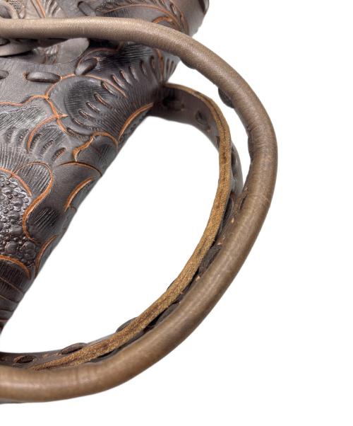 Carving Tribes（カービングトライブス）Carving Tribes (カービングトライブス) マエストラハンドバッグ ブラウンの古着・服飾アイテム