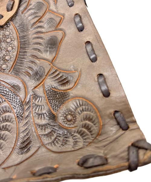 Carving Tribes（カービングトライブス）Carving Tribes (カービングトライブス) マエストラハンドバッグ ブラウンの古着・服飾アイテム