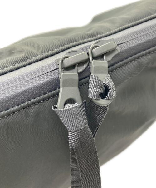 Graphpaper（グラフペーパー）Graphpaper (グラフペーパー) BLACKOF スモールクレセントバッグ / Small Crescent Bag SLATE GRAYの古着・服飾アイテム
