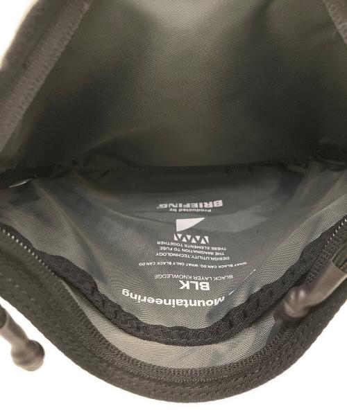 BRIEFING（ブリーフィング）BRIEFING (ブリーフィング) WHITE MOUNTAINEERING (ホワイトマウンテ二アニング) DAILY SACOCHE ブラック サイズ:なしの古着・服飾アイテム