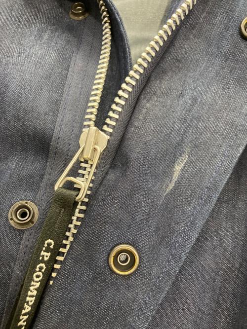 C.P COMPANY（シーピーカンパニー）C.P COMPANY (シーピーカンパニー) JUNYA WATANABE MAN (ジュンヤワタナベマン) ゴーグル付きフィッシュテールパーカー ネイビー サイズ:Ｓの古着・服飾アイテム