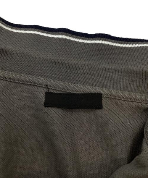 PRADA（プラダ）PRADA (プラダ) ラバーロゴポロシャツ グレー サイズ:XLの古着・服飾アイテム