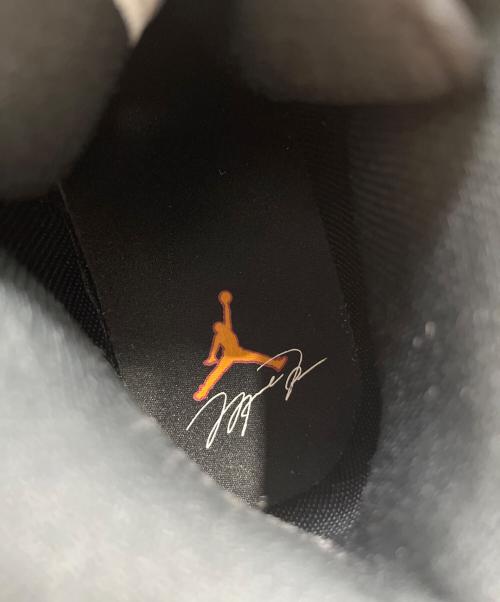 NIKE（ナイキ）NIKE (ナイキ) エア ジョーダン 1 ミッド SE ブラック×オレンジ サイズ:US8.5/UK7.5/EUR42の古着・服飾アイテム