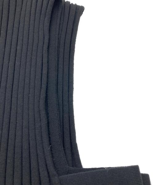 HYKE（ハイク）HYKE (ハイク) ワイドリブクロップドベスト ブラック サイズ:FREEの古着・服飾アイテム