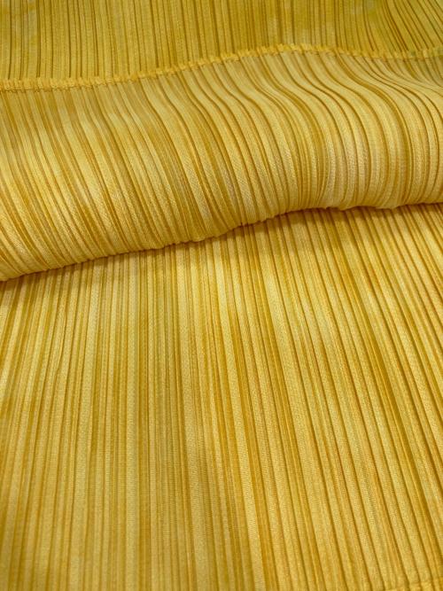 PLEATS PLEASE（プリーツプリーズ）PLEATS PLEASE (プリーツプリーズ) ノースリーブプリーツワンピース イエロー サイズ:FREEの古着・服飾アイテム