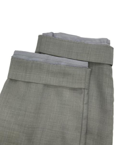 BALLSEY（ボールジィ）BALLSEY (ボールジィ) ライトカルゼ センタープレスストレートパンツ グレー サイズ:32 未使用品の古着・服飾アイテム