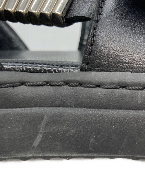 TOGA PULLA（トーガ プルラ）TOGA PULLA (トーガ プルラ) メタルスニーカーサンダル ブラック サイズ:37の古着・服飾アイテム