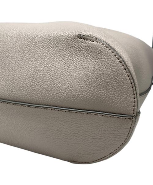 J&M DAVIDSON（ジェイ＆エム デヴィッドソン）J&M DAVIDSON (ジェイ＆エム デヴィッドソン) ダーツ EW トート ベージュ/WARM-TAUPEの古着・服飾アイテム