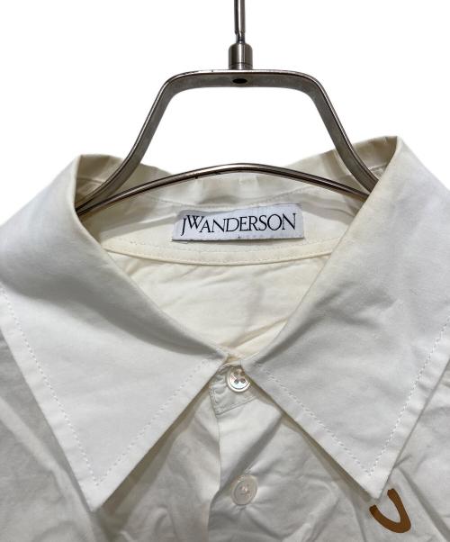J.W.ANDERSON（ジェイダブリューアンダーソン）J.W.ANDERSON (ジェイダブリューアンダーソン) オスカー ワイルド カプセルシャツ ホワイト サイズ:Ｍの古着・服飾アイテム