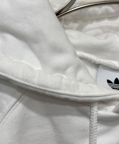 adidas（アディダス）adidas (アディダス) KITH (キス) コラボフーディー ホワイト サイズ:2XLの古着・服飾アイテム