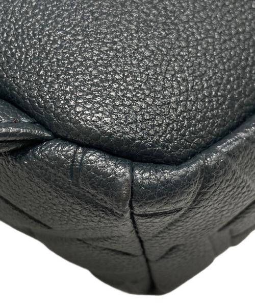 ARMANI EXCHANGE（アルマーニ エクスチェンジ）ARMANI EXCHANGE (アルマーニ エクスチェンジ) ロゴパターンベルトバッグ グレーの古着・服飾アイテム