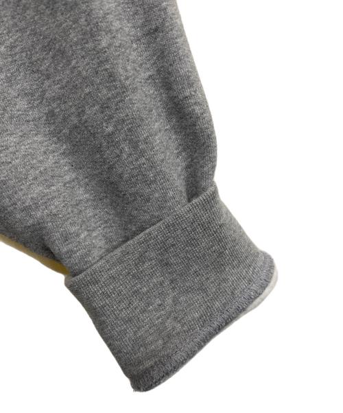 A.P.C.（アーペーセー）A.P.C. (アーペーセー) J.W.ANDERSON (ジェイダブリューアンダーソン) コラボロゴ刺繍スウェット グレー サイズ:Ｓの古着・服飾アイテム