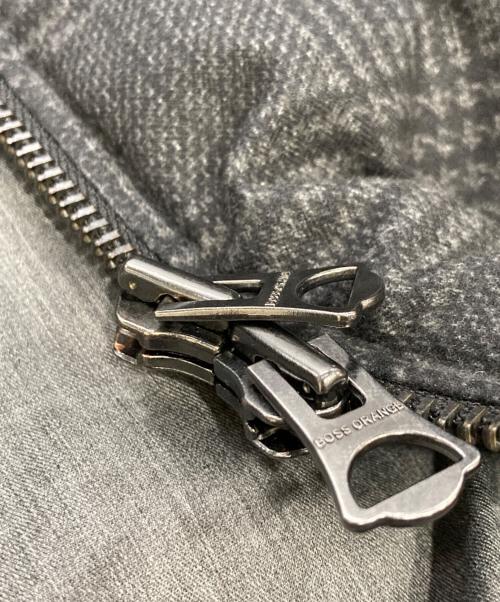 HUGO BOSS（ヒューゴ ボス）HUGO BOSS (ヒューゴ ボス) チェックダウンジャケット グレー サイズ:46の古着・服飾アイテム