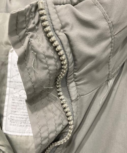 US ARMY（ユーエスアーミー）US ARMY (ユーエスアーミー) ECWCS GEN3 LEVEL7 プリマロフトジャケット グレー サイズ:M-REGULARの古着・服飾アイテム