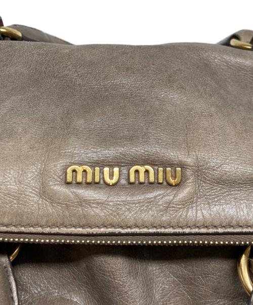 MIU MIU（ミュウミュウ）MIU MIU (ミュウミュウ) 2WAYサイドリボンレザーショルダーバッグ ベージュの古着・服飾アイテム