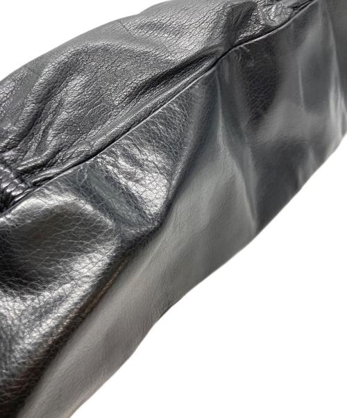 MIU MIU（ミュウミュウ）MIU MIU (ミュウミュウ) アーカイブ横長レザーボストンバッグ ブラックの古着・服飾アイテム