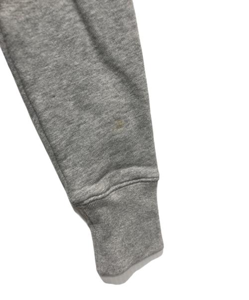 maison kitsune（メゾンキツネ）MAISON KITSUNE (メゾンキツネ) チラックスフォックスパッチフーディ グレー サイズ:XXSの古着・服飾アイテム