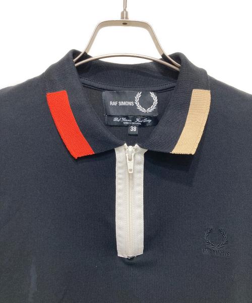 FRED PERRY（フレッドペリー）FRED PERRY (フレッドペリー) RAF SIMONS (ラフシモンズ) ハーフジップポロシャツ ブラック サイズ:38の古着・服飾アイテム