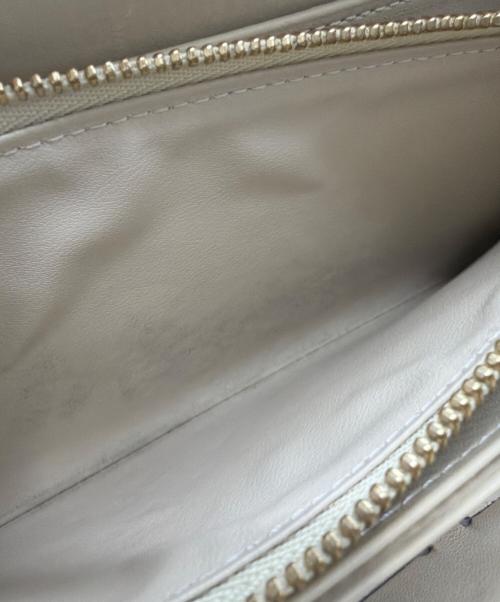 LOUIS VUITTON（ルイ ヴィトン）LOUIS VUITTON (ルイ ヴィトン) ヴェルニ ジッピー ウォレット アイボリーの古着・服飾アイテム