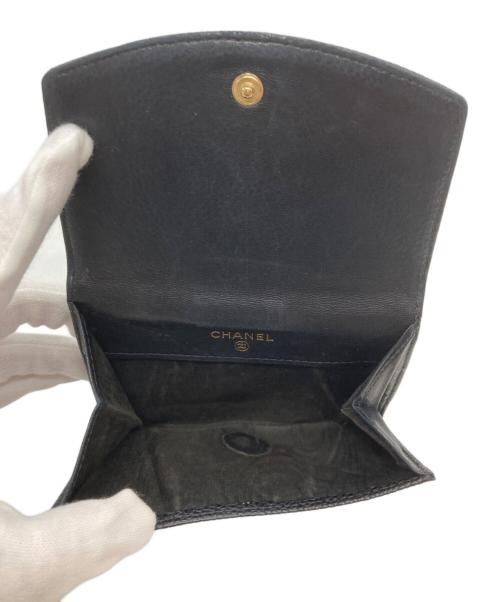CHANEL（シャネル）CHANEL (シャネル) ココマークキャビアスキン3つ折り財布 ブラックの古着・服飾アイテム