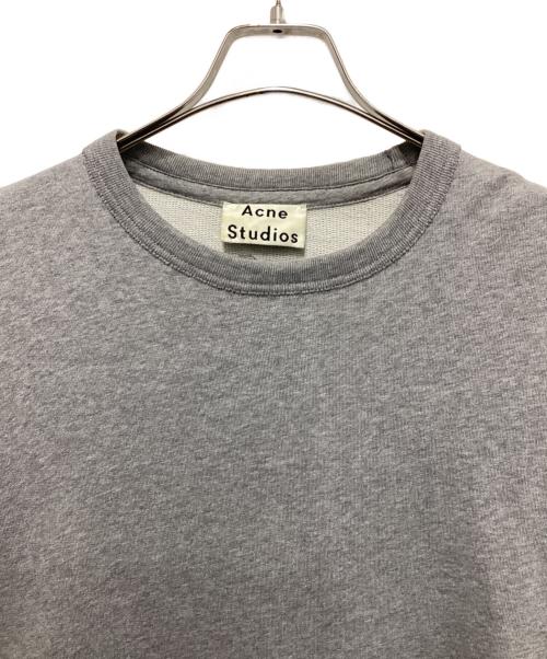 Acne studios（アクネ ストゥディオズ）ACNE STUDIOS (アクネ ストゥディオズ) バックワンポイント刺繍スウェット グレー サイズ:Ｍの古着・服飾アイテム