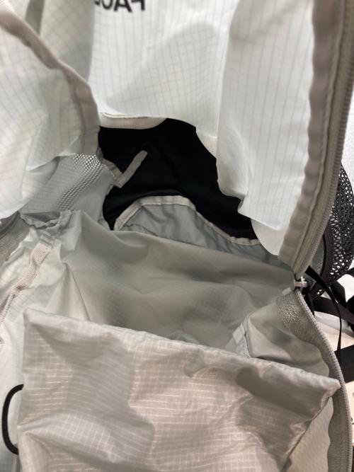 THE NORTH FACE（ザ ノース フェイス）THE NORTH FACE (ザ ノース フェイス) リュック グレーの古着・服飾アイテム