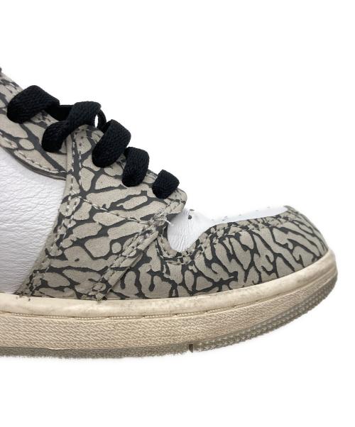 NIKE（ナイキ）NIKE (ナイキ) エアジョーダン 1 レトロ ハイ OG ホワイト×グレー サイズ:US8.5の古着・服飾アイテム